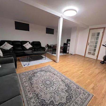 Great Space For A Family In Leilighet Auli